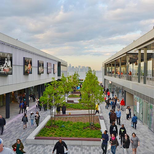 Crowded shoppers at Empire Outlets