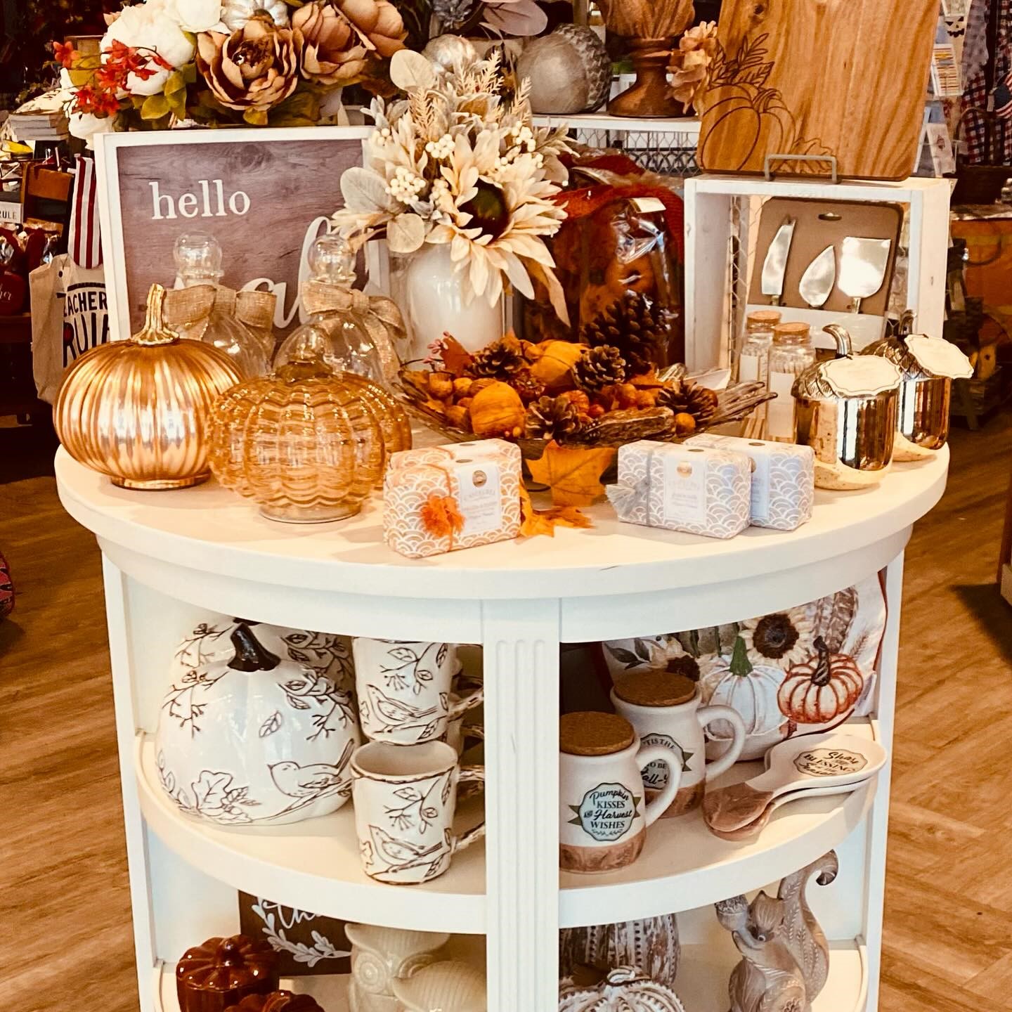VANITY HOUSE DESIGNS Vanity House Designs fall-themed knick-knacks